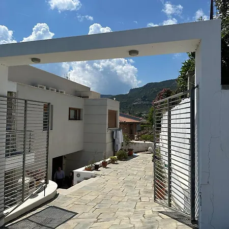 Navy View * PalaiónTsiflíkion