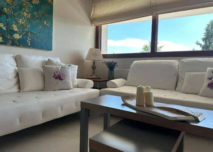 Navy View PalaiónTsiflíkion