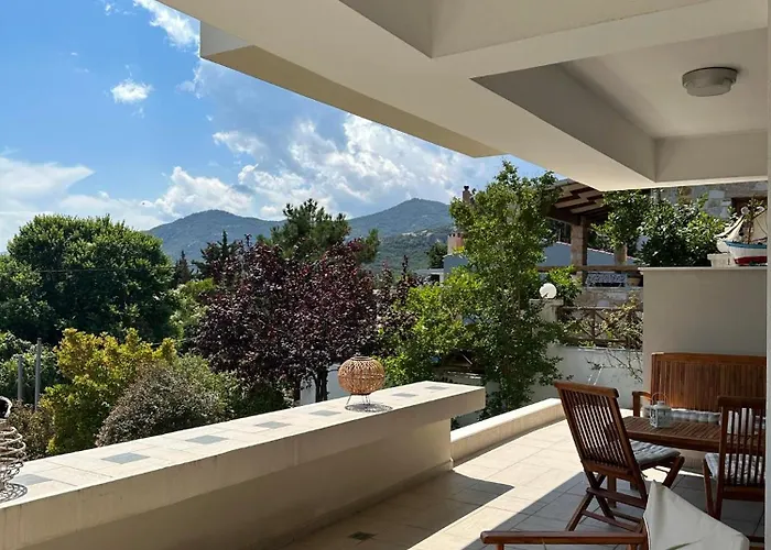 Navy View * PalaiónTsiflíkion